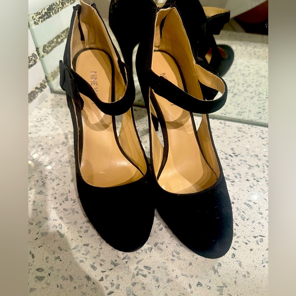 Nine West Black Heels with Bows